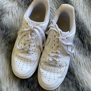 White Nike Air Force 1